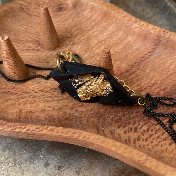 Vintage Black and Gold Stamped Necklace - Picture 2 of 3